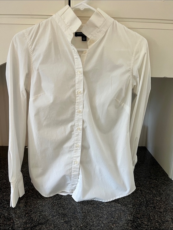 Banana Republic Tops - Banana Republic White Ruffle Collared Shirt XS